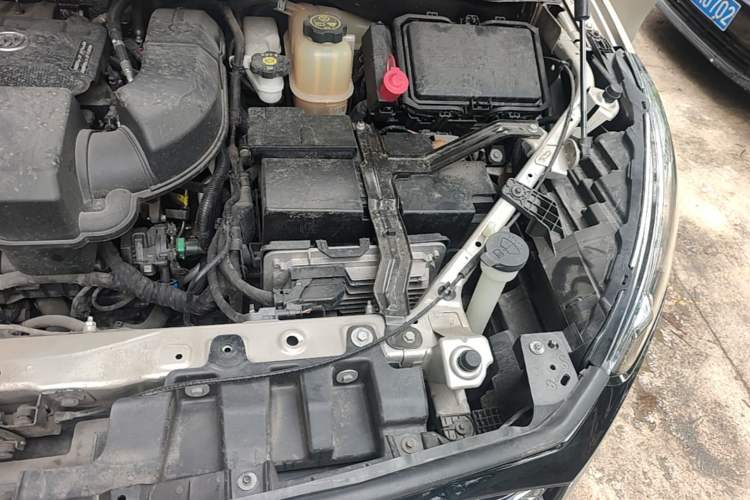 Used Buick GL8 2021 ES Landtrek 653T Comfort Edition Engine Bay Left