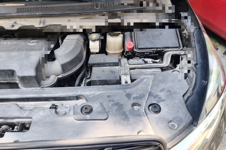 Used Buick GL8 2021 Land Cruiser Executive Class 652T Luxury Model Engine Bay Left