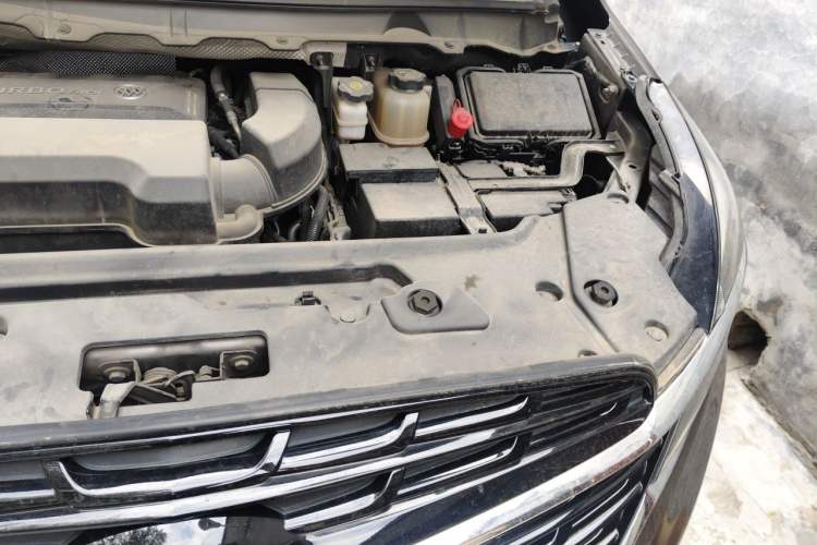 Used Buick GL8 2021 Land Cruiser Executive 652T Premium Model Engine Bay Left