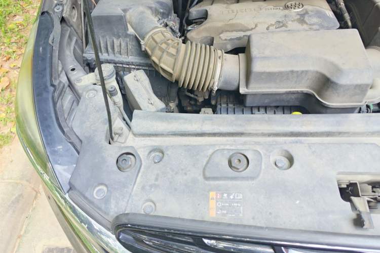 Used Buick GL8 2021 Land Cruiser Executive Class 652T Comfort Model Engine Bay Right