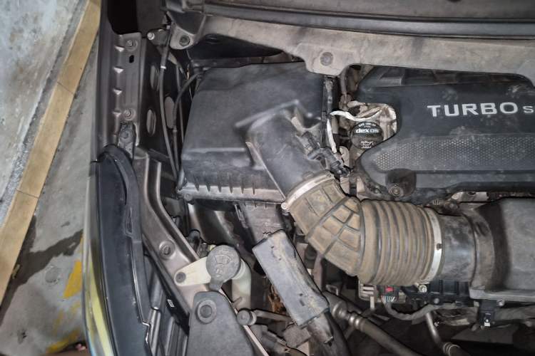 Used Buick GL8 2021 Land Cruiser Executive Class 652T Comfort Model Engine Bay Right