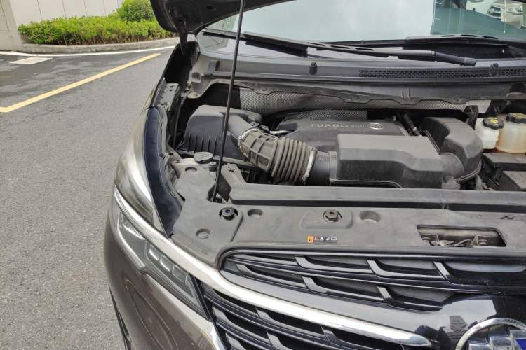 Used Buick GL8 2021 Land Cruiser Executive 652T Premium Model Engine Bay Right