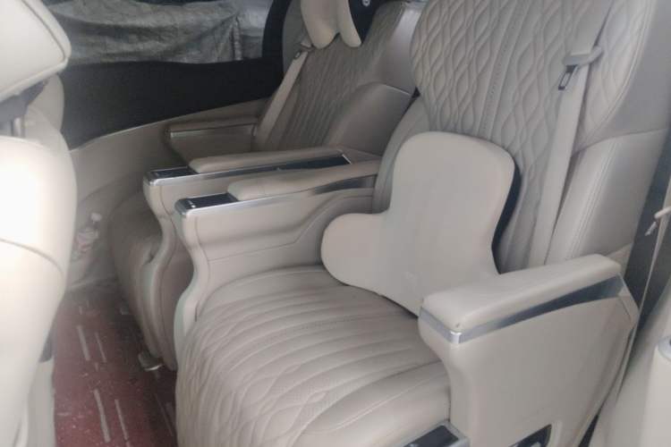 Used Buick GL8 2021 Land Cruiser Executive Class 652T Luxury Model Left Rear Seat