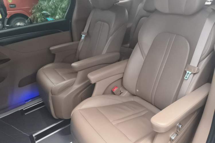 Used Buick GL8 2021 ES Landtrek 653T Luxury Model Left Rear Seat