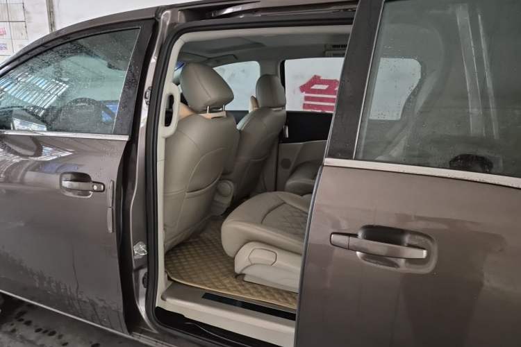 Used Buick GL8 2021 Land Cruiser Executive Class 652T Comfort Model Left Rear Seat