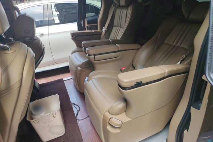 Used Buick GL8 2021 ES Land Cruiser 653T Luxury Edition Left Rear Seat
