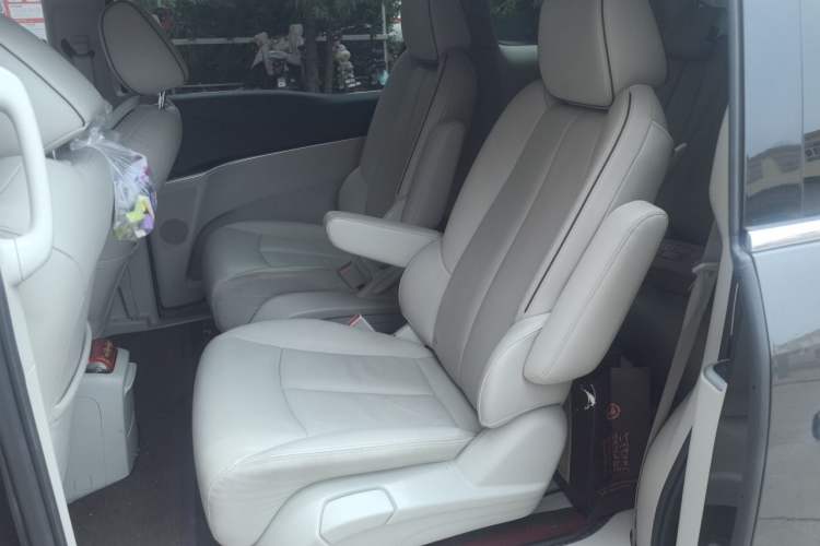 Used Buick GL8 2021 Land Cruiser Executive Class 652T Luxury Model Left Rear Seat