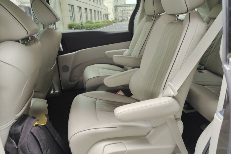 Used Buick GL8 2021 Land Cruiser Executive 652T Premium Model Left Rear Seat