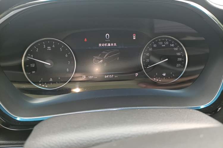 Used Buick GL8 2021 Land Cruiser Executive Class 652T Luxury Model Odometer Close Up
