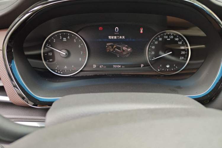 Used Buick GL8 2021 Land Cruiser Executive Class 652T Comfort Model Odometer Close Up