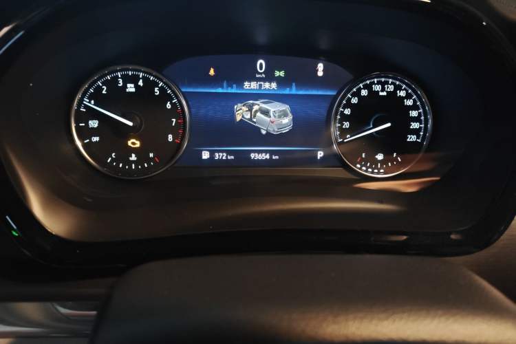 Used Buick GL8 2021 Land Cruiser Executive Class 652T Comfort Model Odometer Close Up