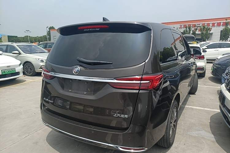 Used Buick GL8 2021 Land Cruiser Executive Class 652T Luxury Model Rear Right 45 Deg