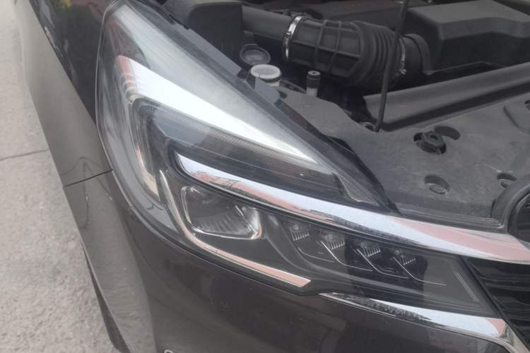 Used Buick GL8 2021 Land Cruiser Executive Class 652T Luxury Model Right Front Headlight
