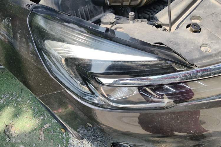 Used Buick GL8 2021 Land Cruiser Executive Class 652T Luxury Model Right Front Headlight