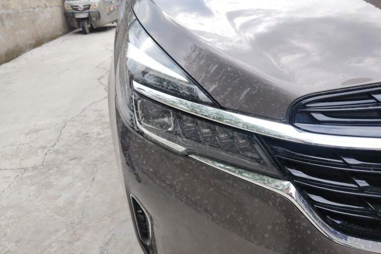Used Buick GL8 2021 Land Cruiser Executive 652T Premium Model Right Front Headlight