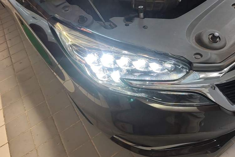 Used Buick GL8 2021 ES Landtrek 653T Luxury Model Right Front Headlight
