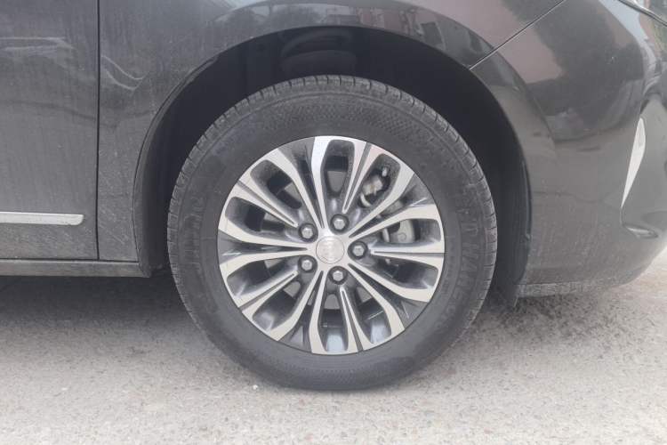 Used Buick GL8 2021 Land Cruiser Executive Class 652T Luxury Model Right Front Wheel Hub