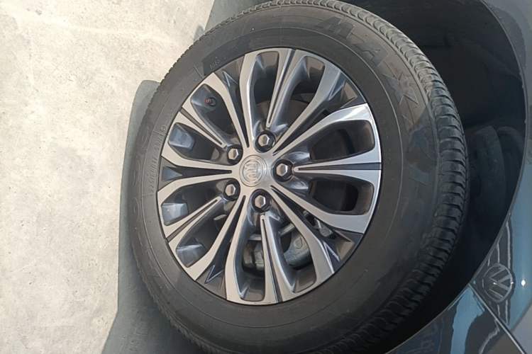 Used Buick GL8 2021 Land Cruiser Executive Class 652T Luxury Model Right Front Wheel Hub