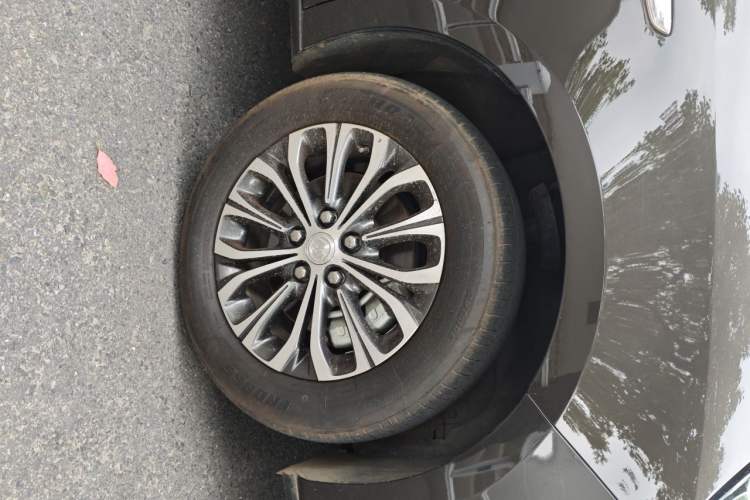 Used Buick GL8 2021 Land Cruiser Executive Class 652T Comfort Model Right Front Wheel Hub