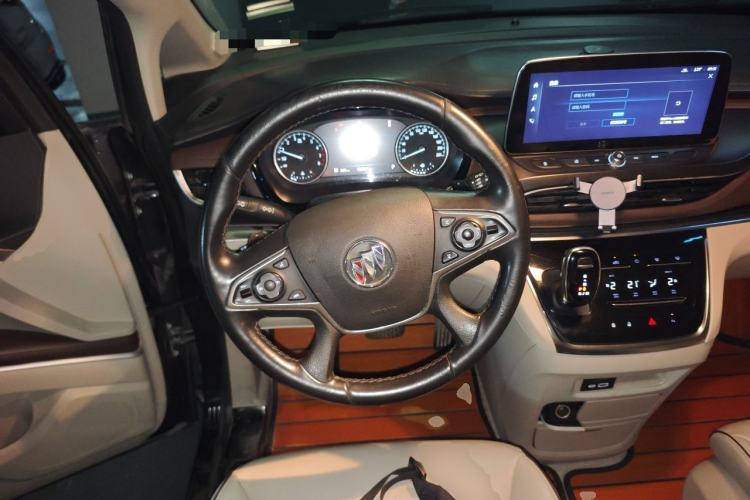 Used Buick GL8 2021 Land Cruiser Executive Class 652T Luxury Model Steering Wheel