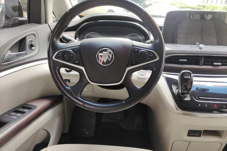 Used Buick GL8 2021 Land Cruiser Executive 652T Premium Model Steering Wheel