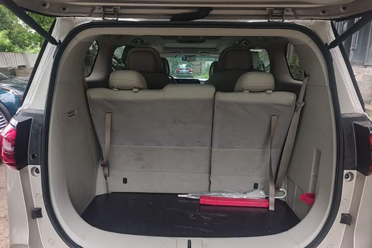 Used Buick GL8 2021 ES Landtrek 653T Comfort Edition Trunk