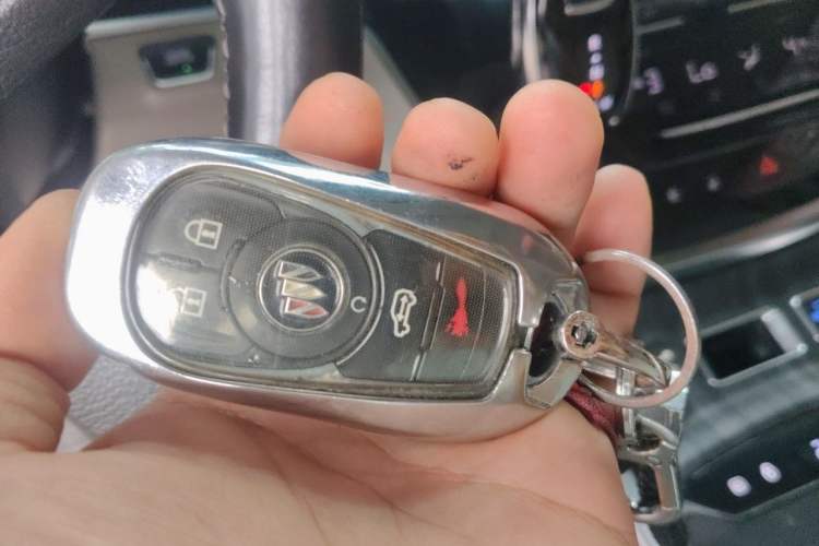 Used Buick GL8 2021 Land Cruiser Executive Class 652T Luxury Model Vehicle Key