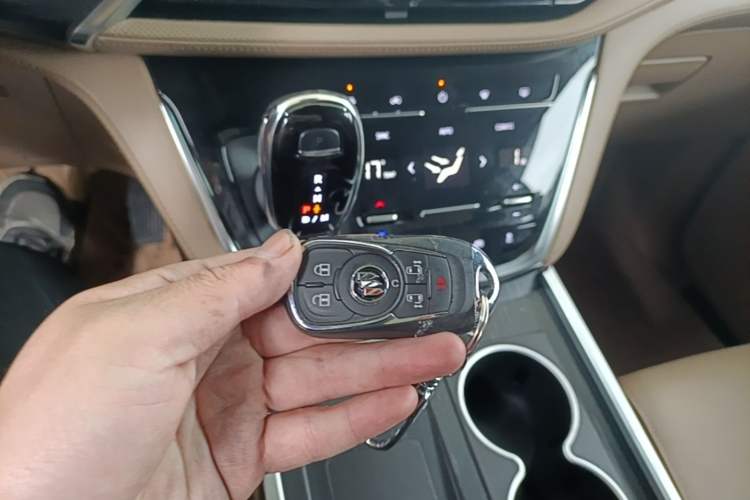 Used Buick GL8 2021 ES Land Cruiser 653T Luxury Edition Vehicle Key