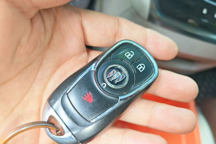 Used Buick GL8 2021 Land Cruiser Executive Class 652T Comfort Model Vehicle Key