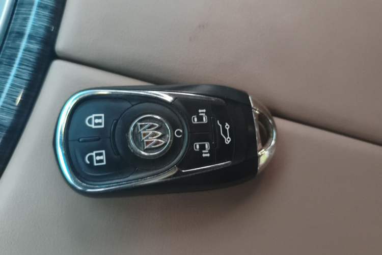 Used Buick GL8 2021 ES Landtrek 653T Luxury Model Vehicle Key