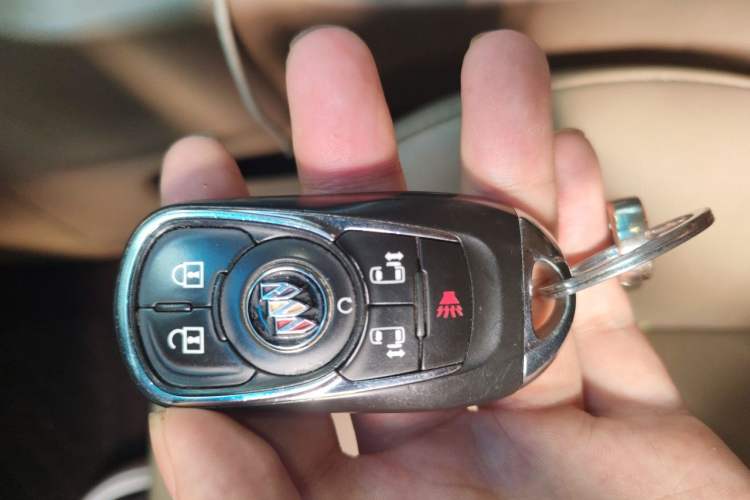 Used Buick GL8 2021 ES Land Cruiser 653T Luxury Edition Vehicle Key