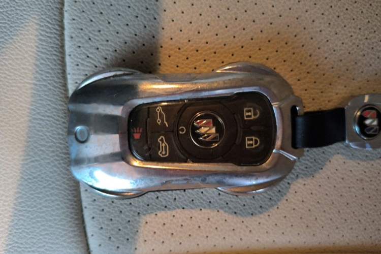 Used Buick GL8 2021 Land Cruiser Executive 652T Premium Model Vehicle Key