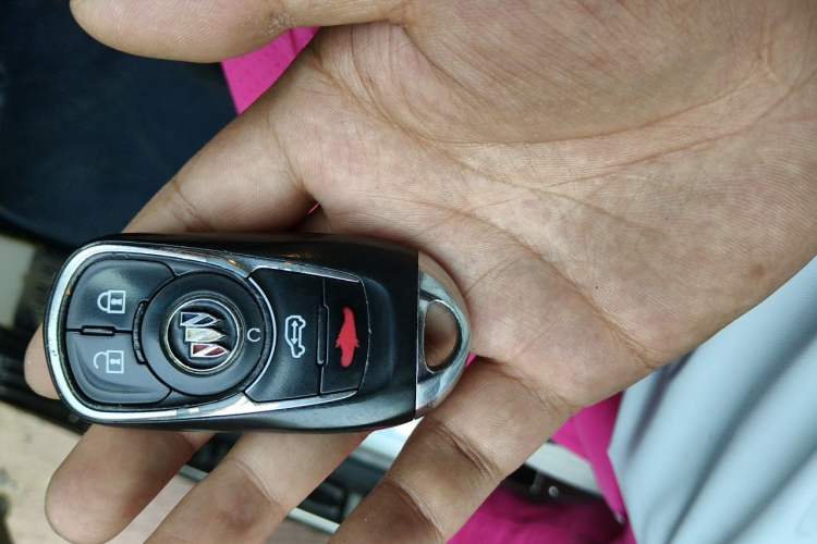 Used Buick GL8 2021 Land Cruiser Executive Class 652T Luxury Model Vehicle Key