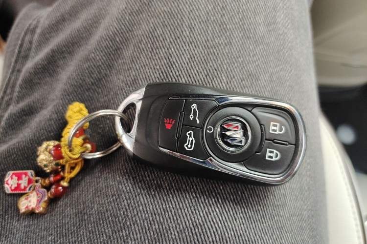Used Buick GL8 2021 Land Cruiser Executive 652T Premium Model Vehicle Key