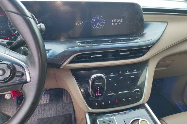 Used Buick GL8 2021 ES Land Cruiser 653T Luxury Edition Audio And AC Panel