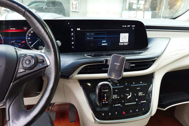 Used Buick GL8 2021 Avenir Aivia Six-Seat Luxury Edition Audio And AC Panel