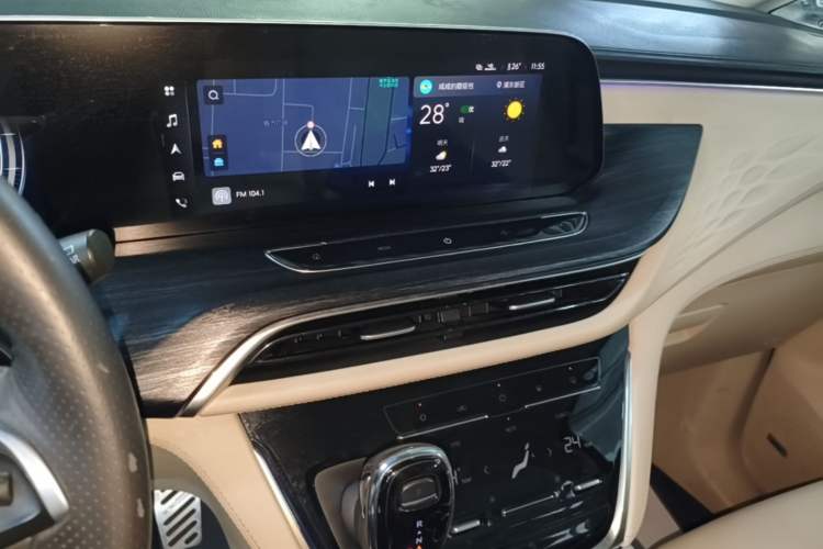 Used Buick GL8 2021 Avenir Aivia Six-Seat Luxury Edition Audio And AC Panel