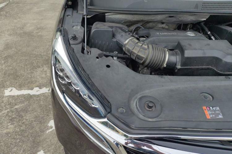 Used Buick GL8 2021 ES Land Cruiser 653T Luxury Edition Engine Bay Right