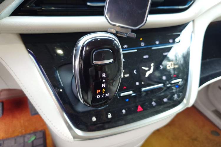 Used Buick GL8 2021 Avenir Aivia Six-Seat Luxury Edition Gear Lever