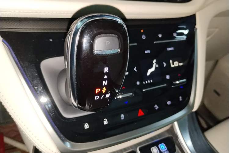 Used Buick GL8 2021 Avenir Aivia Six-Seat Luxury Edition Gear Lever