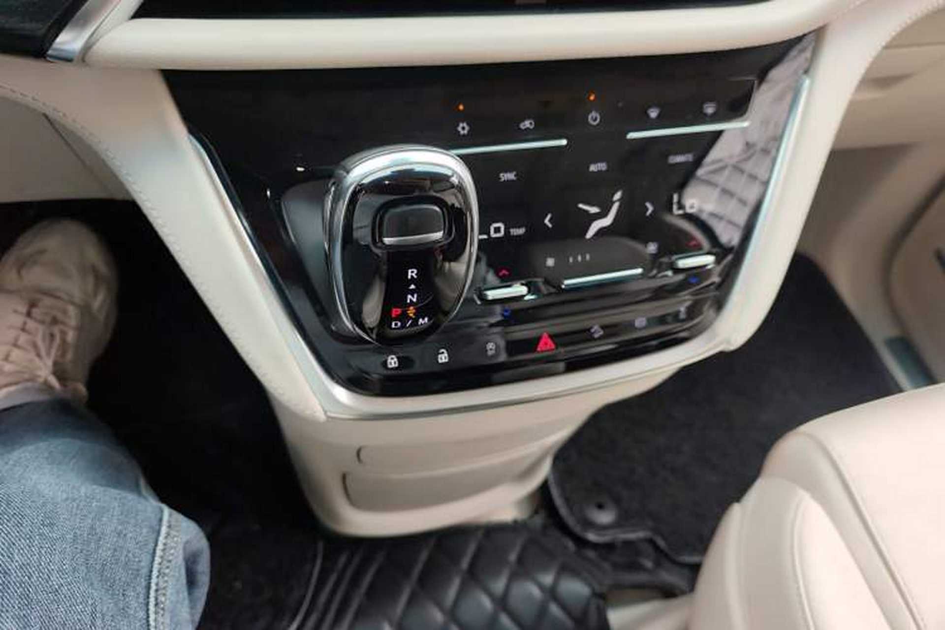 Used Buick GL8 2021 Avenir Aivia 7-Seater Luxury Edition Gear Lever