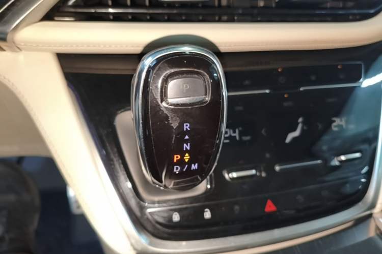Used Buick GL8 2021 Avenir Aivia Six-Seat Luxury Edition Gear Lever