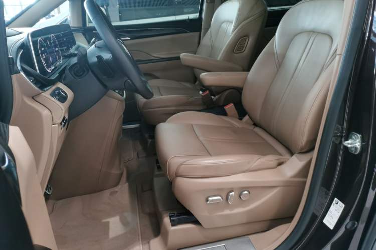 Used Buick GL8 2021 ES Land Cruiser 653T Smart Flagship Model Left Front Seat