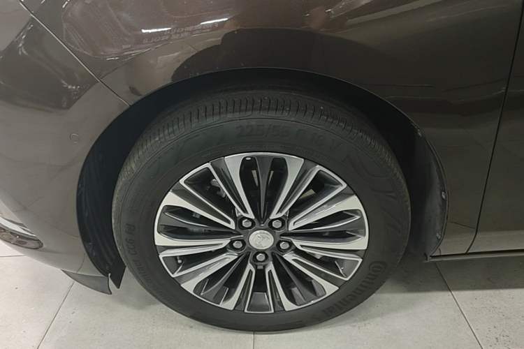 Used Buick GL8 2021 ES Landtrek 653T Luxury Model Left Front Wheel Hub