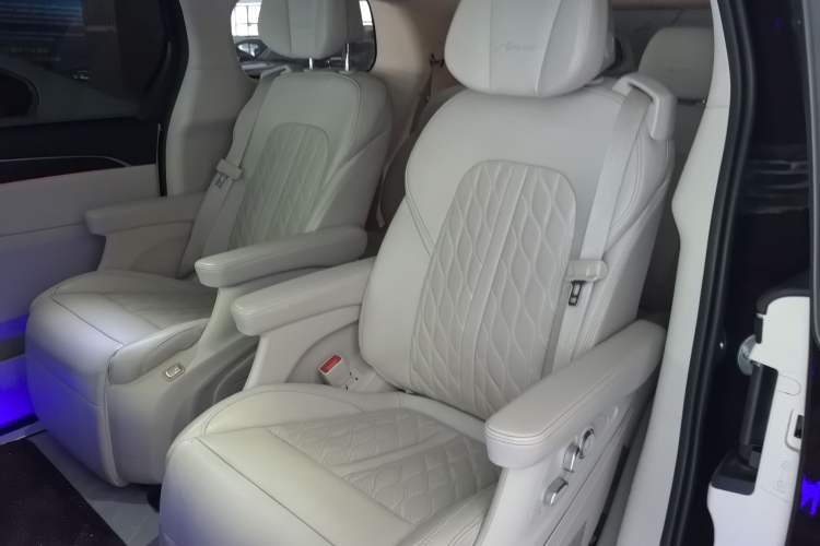 Used Buick GL8 2021 Avenir Aivia Six-Seat Luxury Edition Left Rear Seat