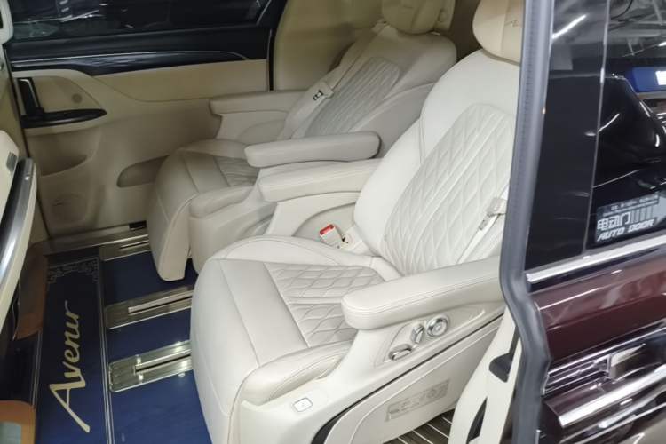Used Buick GL8 2021 Avenir Aivia Six-Seat Luxury Edition Left Rear Seat