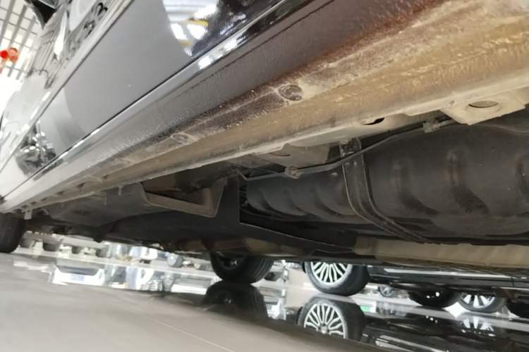 Used Buick GL8 2021 Avenir Aivia Six-Seat Luxury Edition Left Side Sill
