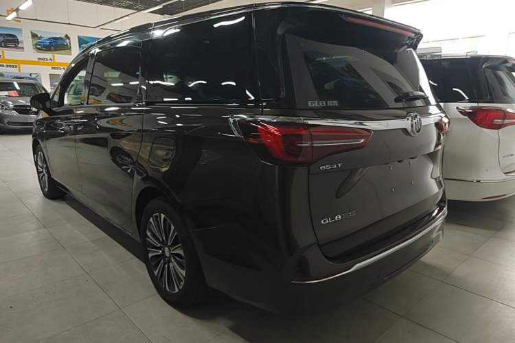 Used Buick GL8 2021 ES Landtrek 653T Luxury Model Rear Left 45 Deg
