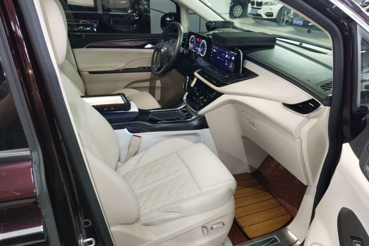 Used Buick GL8 2021 Avenir Aivia Six-Seat Luxury Edition Right Front Seat