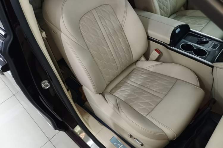 Used Buick GL8 2021 Avenir Aivia Six-Seat Luxury Edition Right Front Seat